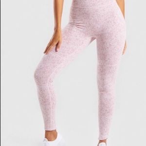 NWT gymshark Fleur leggings pink